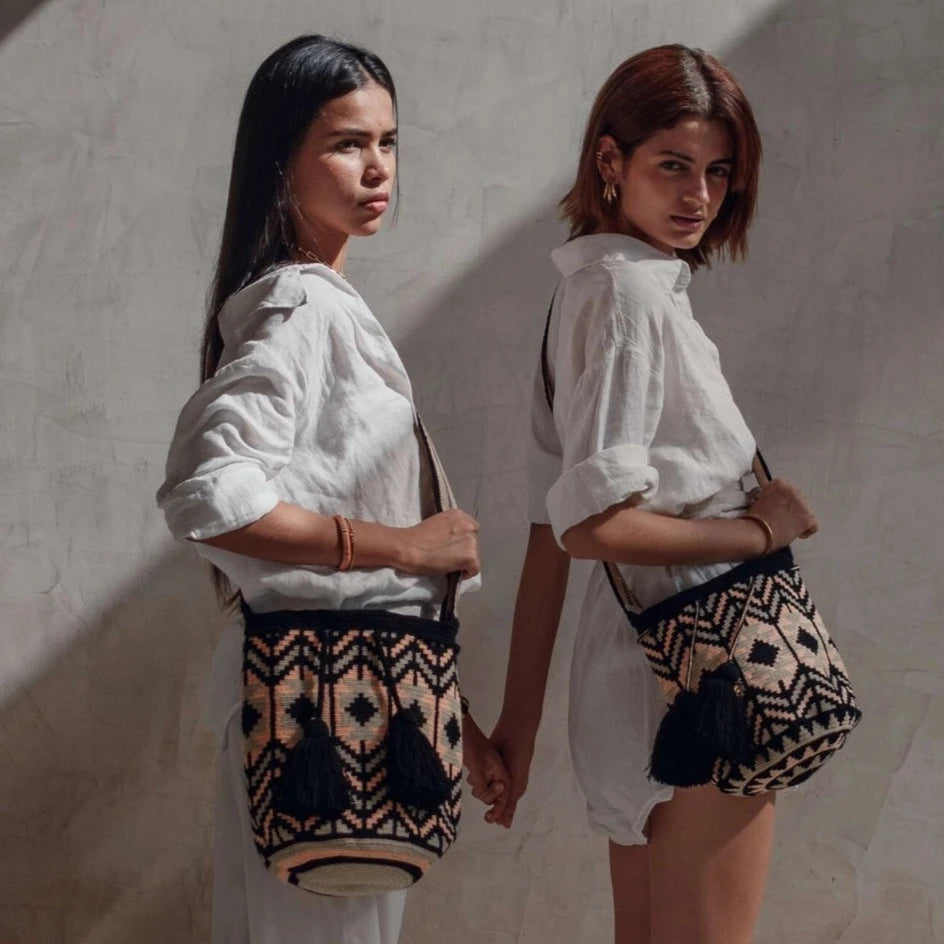 Wayuu bag crossbody black grey pink L