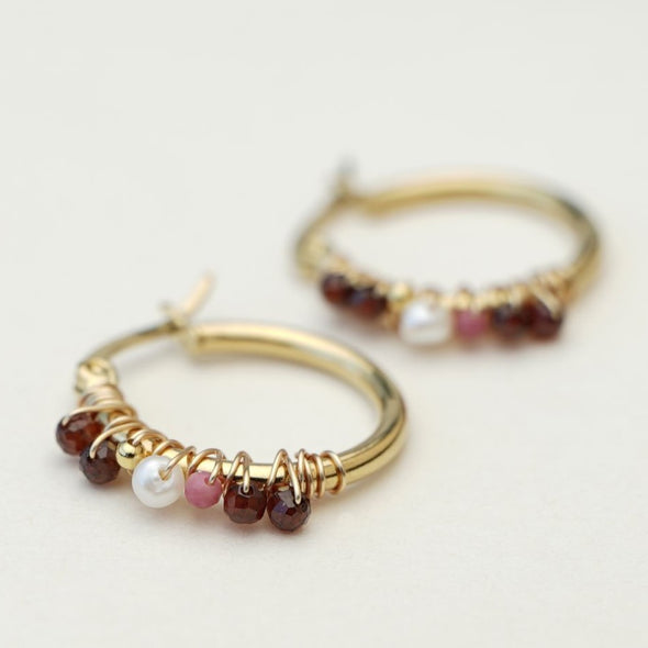 earring garnet pearl gold bead Muja Juma handmade oorbellen ringen verguld granaat