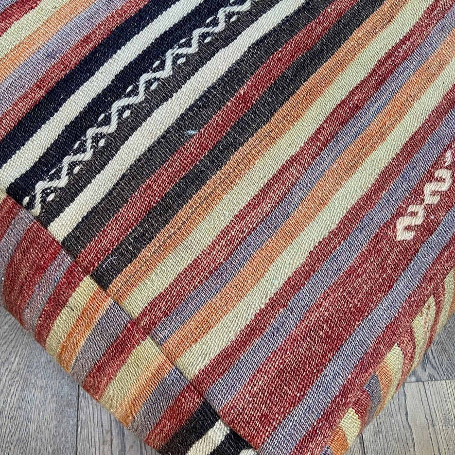 vintage kelim poef Turkije gestreept 60cm