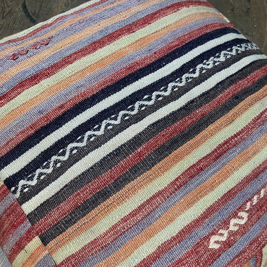 vintage kelim poef Turkije gestreept 60cm