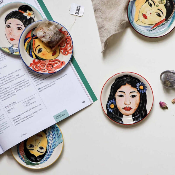 Women of the world dish 11 cm Return to Sender