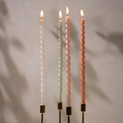 Slim Swirl Candles Rustik Lys Sustainable beautiful candle twisted by hand gedraaide kaarsen dun potloodkaars