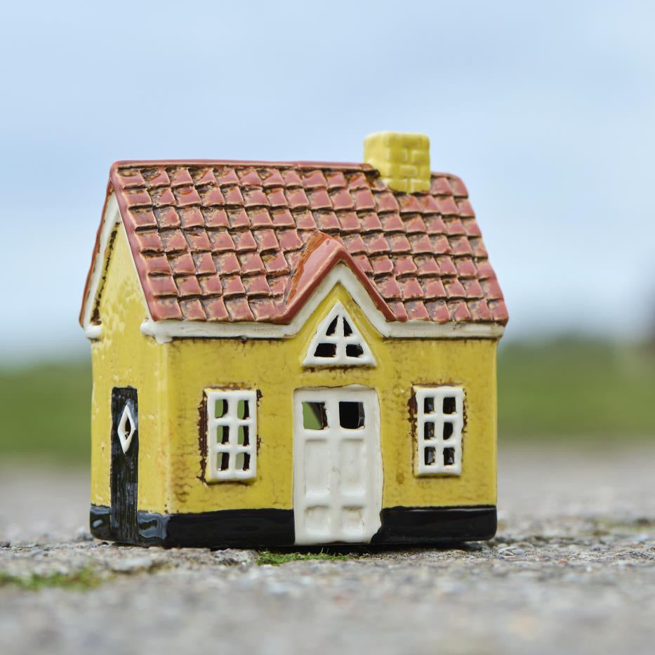 Ib Laursen ceramic house My Home Town yellow white door