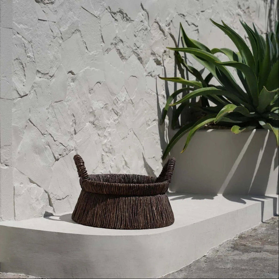 Bazar Bizar Chizara basket banana leaf