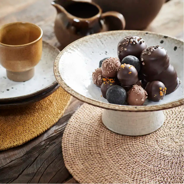 seagrass placemats Madam Stoltz table styling