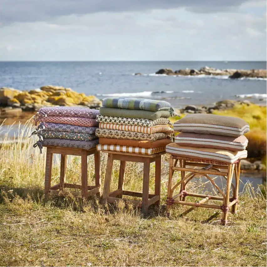 Coussin de chaise en coton Madam Stoltz avec imprimé floral