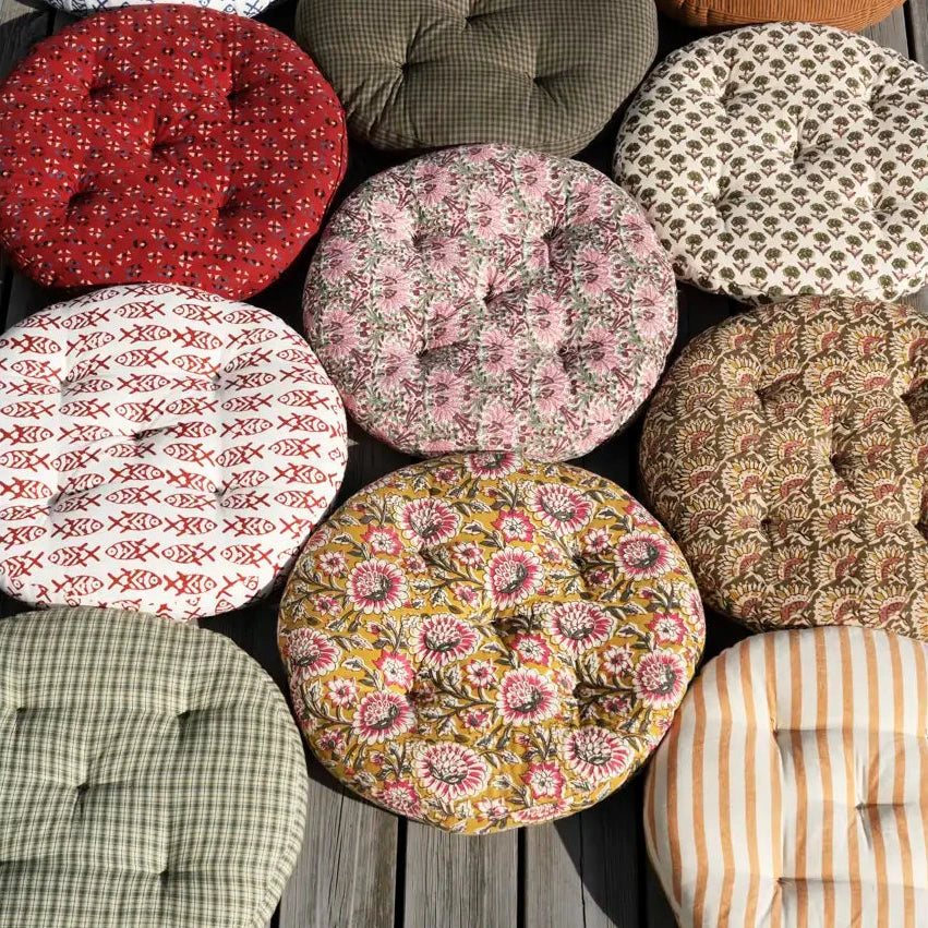 Madam Stoltz round chair pads print