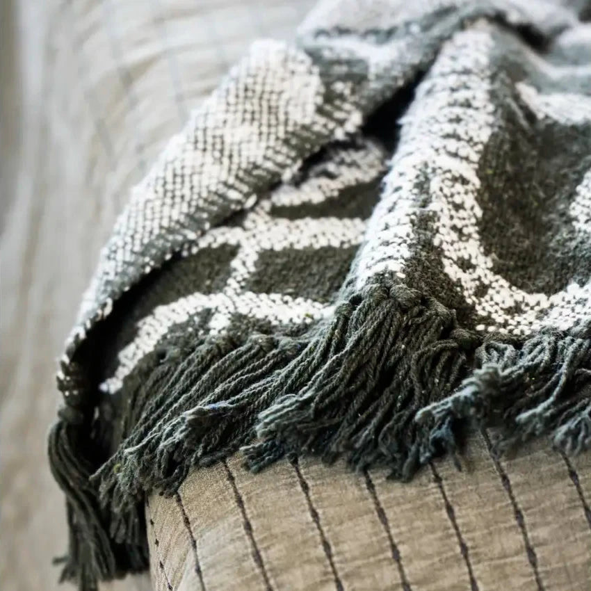 Madam Stoltz reversible throw blanket green