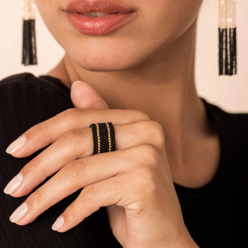 Masaai beaded ring black gold