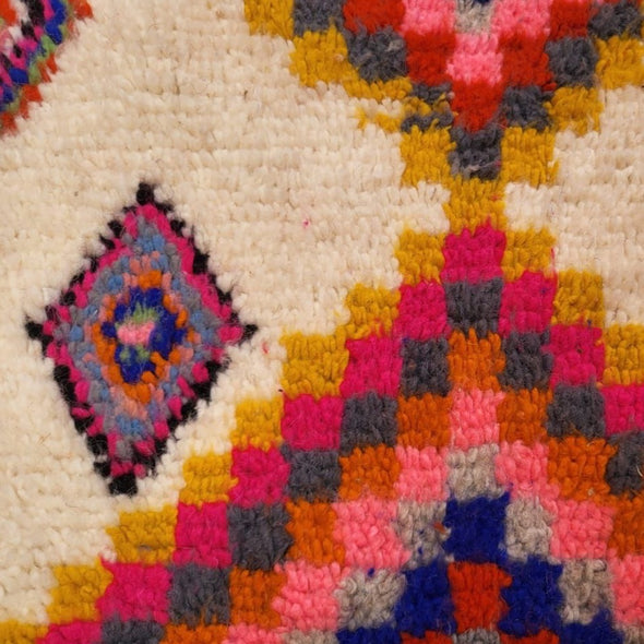 Ourika rug Souk in the City Morocco hand knotted unique kleed Marokko