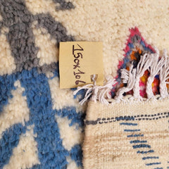 Ourika rug Souk in the City Morocco hand knotted unique kleed Marokko