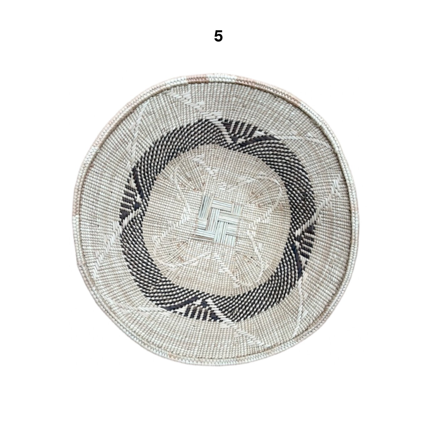 Round woven basket with a geometric pattern Zimbabwe
