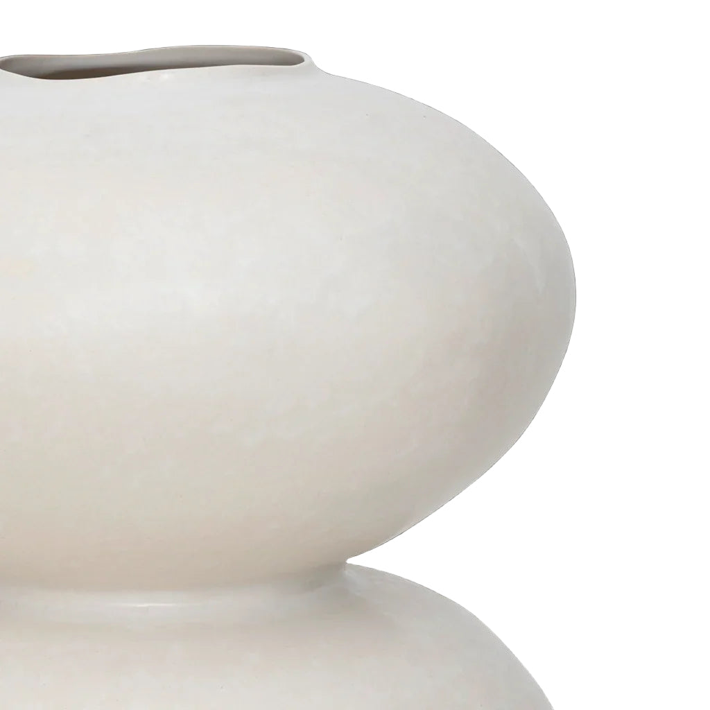 white ceramic Foss vase Urban Nature Culture