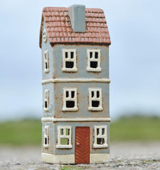 ceramic house Ib Laursen grey rust door