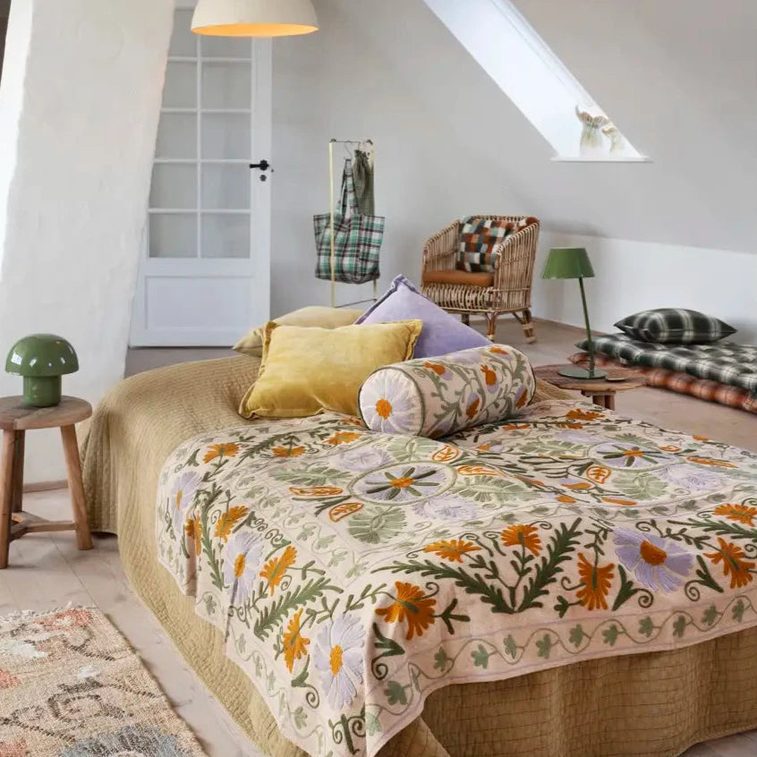 enamel table lamp dark green Madam Stoltz bedroom styling