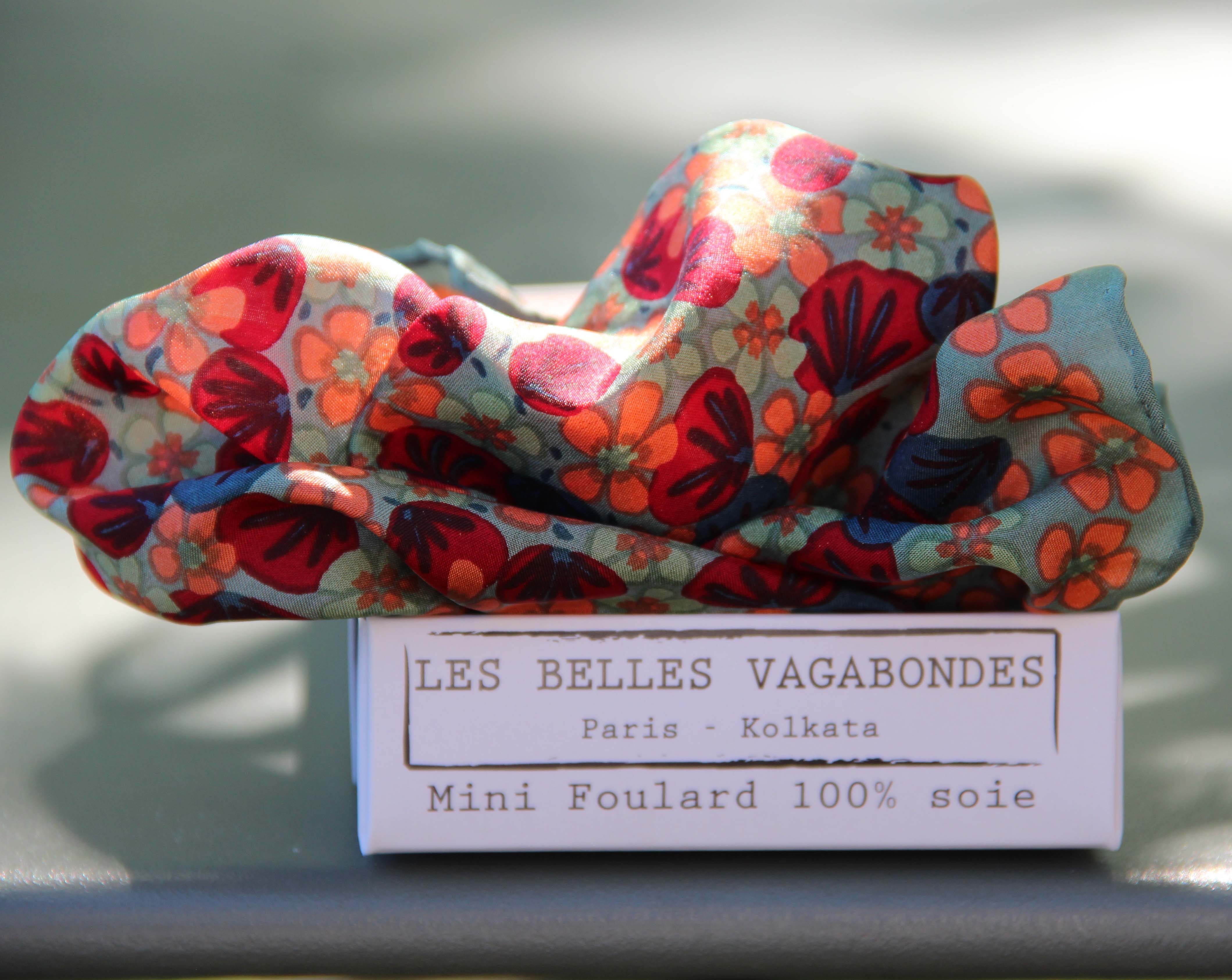Les Belles Vagabondes Mini Capucine Kaki Beige in Box