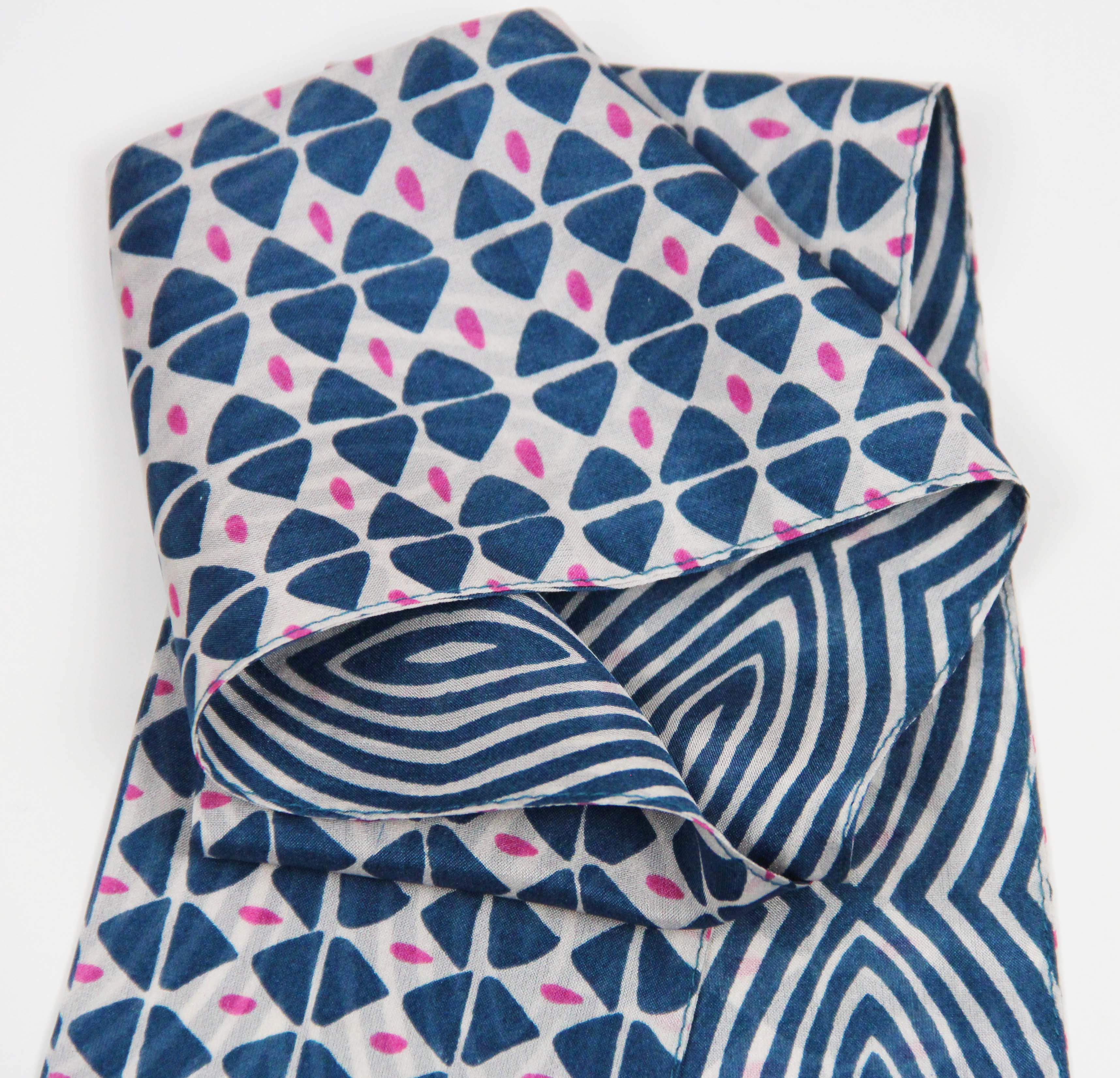 Les Belles Vagabondes Silk Twilly Calypso Blue Close Up