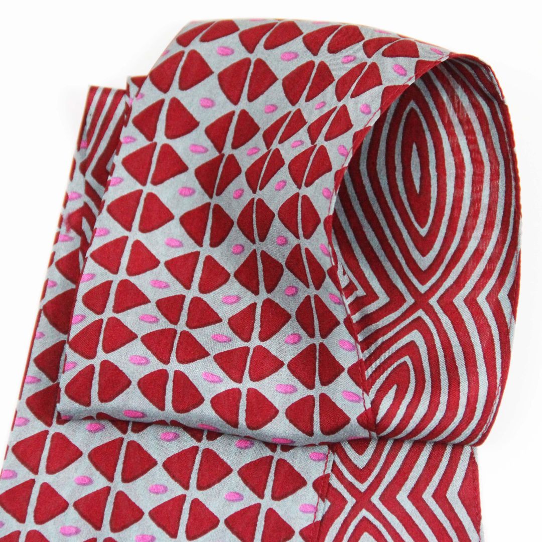 Les Belles Vagabondes Silk Twilly Calypso Bordeaux Close Up