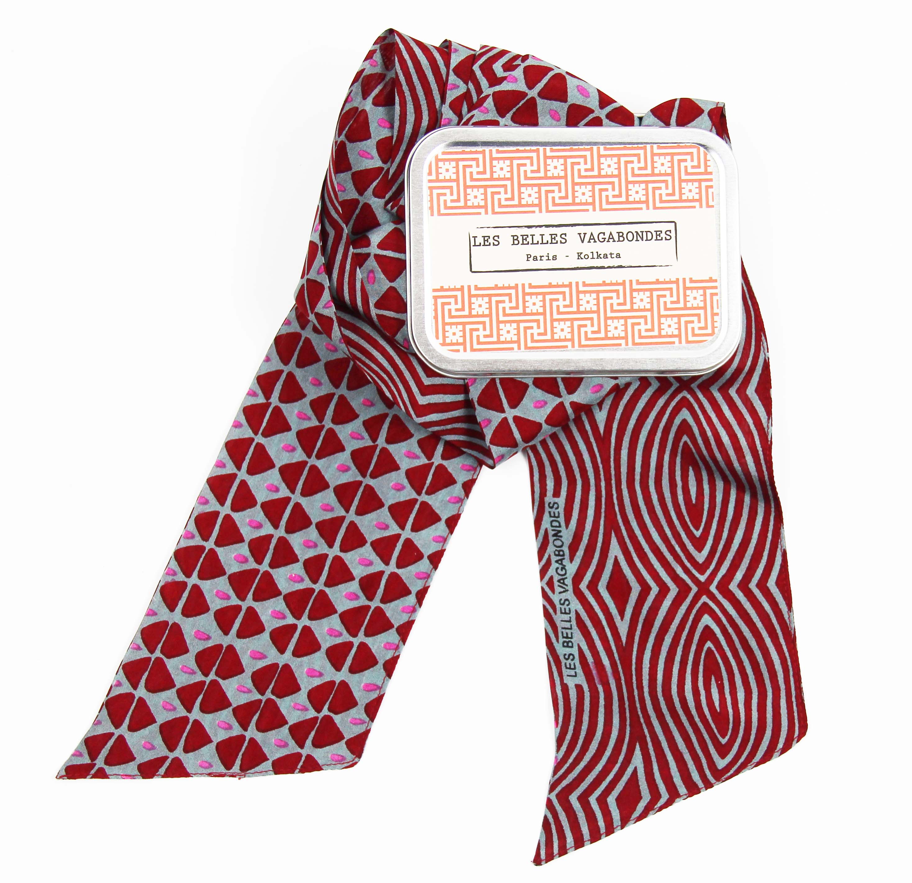 Les Belles Vagabondes Silk Twilly Calypso Bordeaux Metal Gift Box