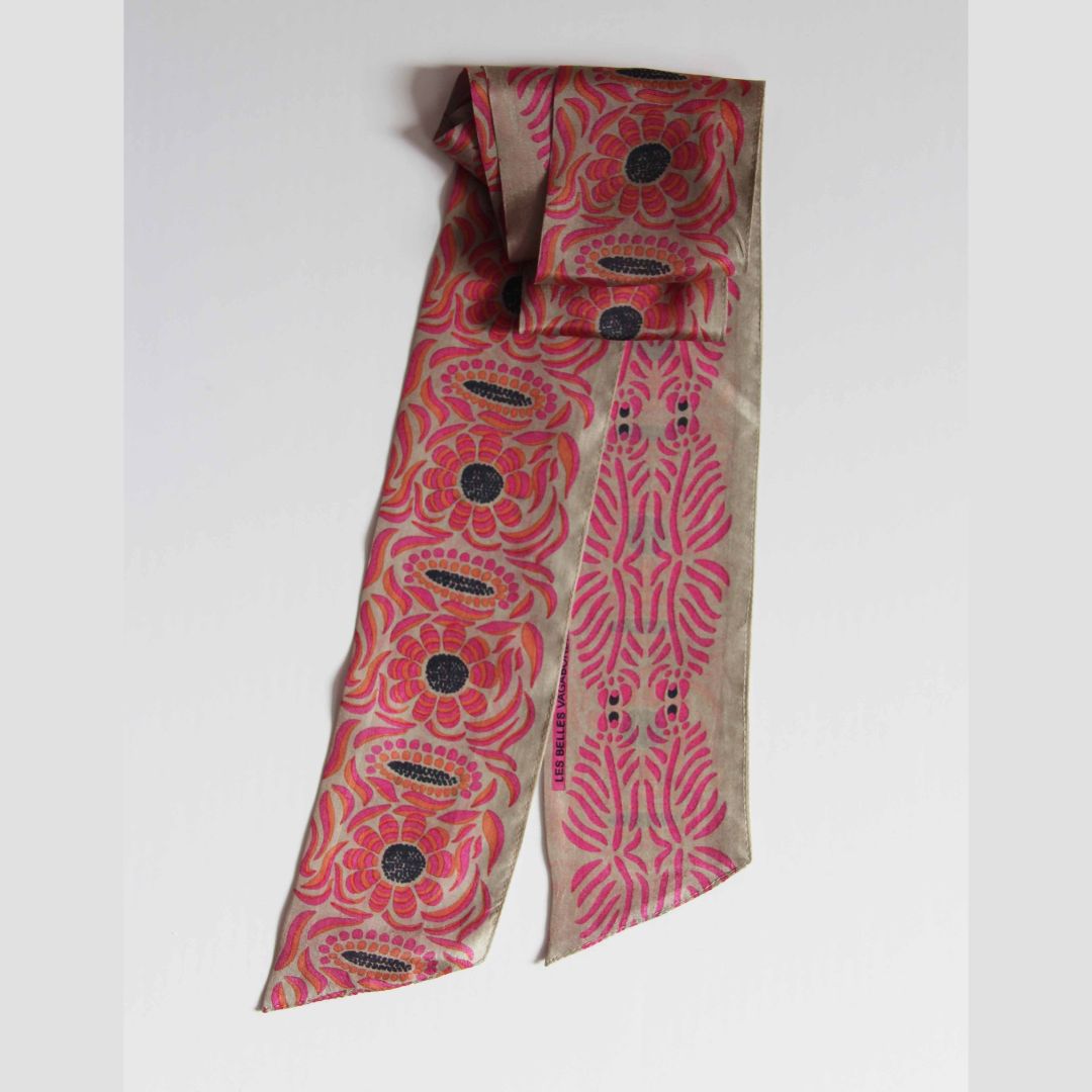 Les Belles Vagabondes Silk Twilly Camelia Fuchsia