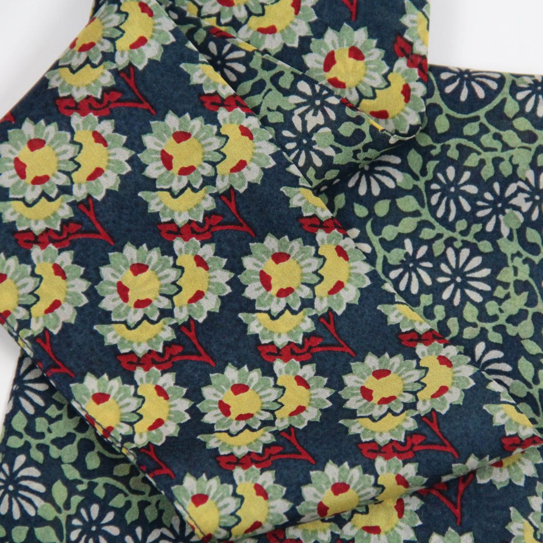 Les Belles Vagabondes Silk Twilly Flor Del Sol Marine Close Up
