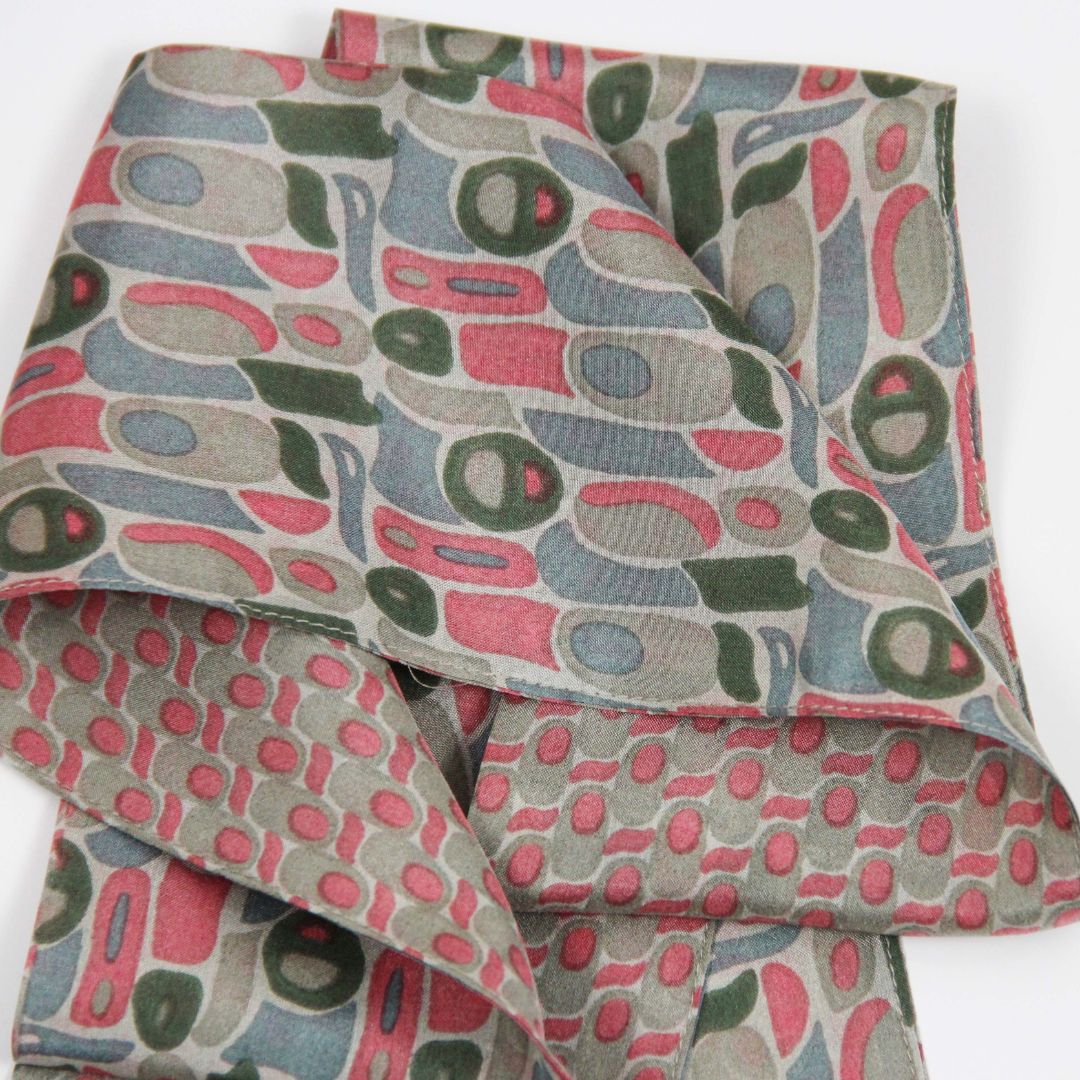 Les Belles Vagabondes Silk Twilly Vibrato Pink Close Up
