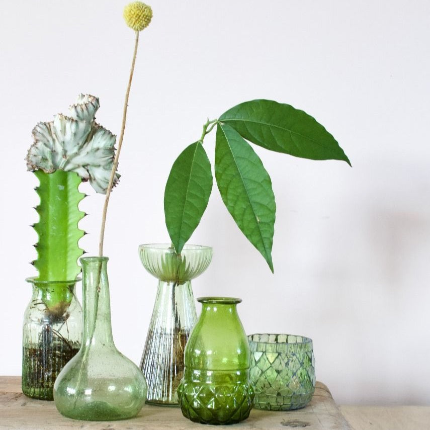small vase recycled glass green groen klein vaasje gerecycled glas de Weldaad