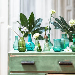 small vase recycled glass green groen klein vaasje gerecycled glas de Weldaad