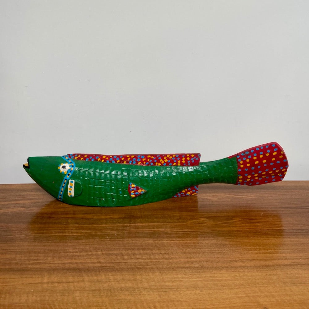 décoration murale en bois poisson peint en vert