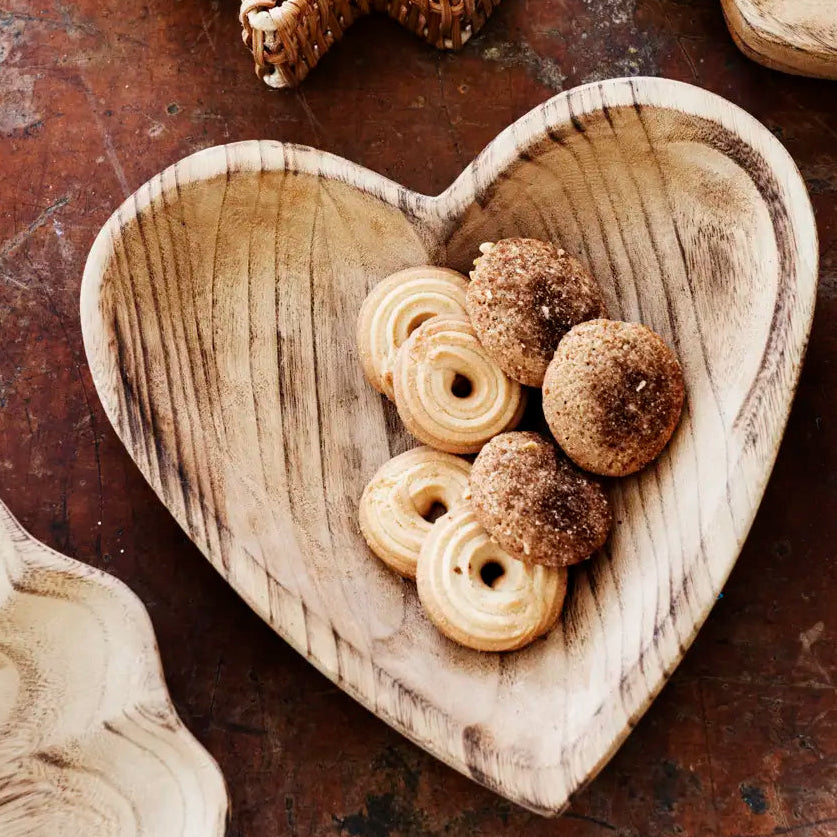 wooden hart tray with cookies in it by Madam Stoltz