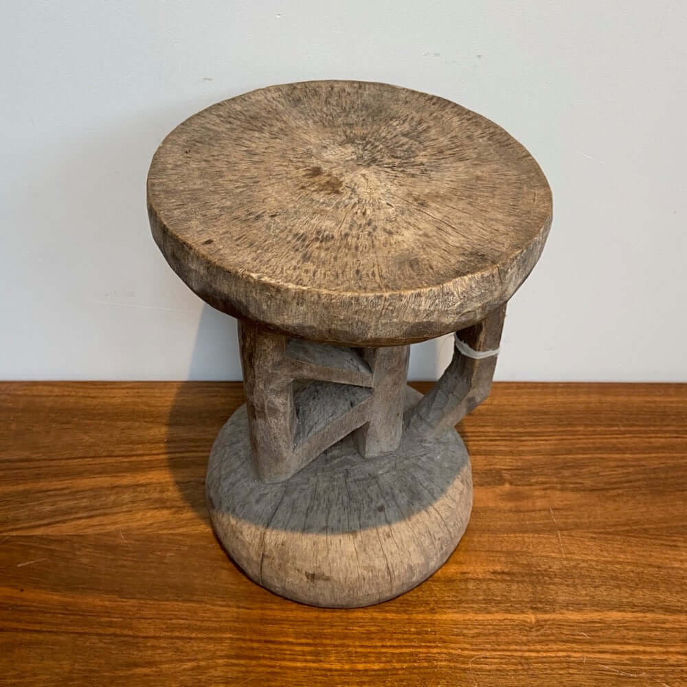 Tonga stool Batonga Gone Arty Zimbabwe fairtrade wooden stool houten kruk krukje uniek