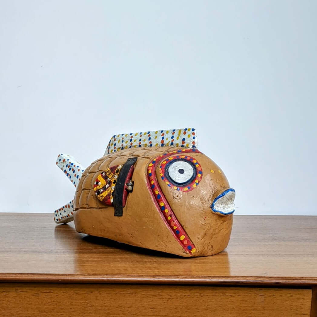 pez Bozo poisson en bois Sankore Afrique Poisson en bois coloré vivre décoration intérieure cadeau unique Commerce équitable fait main couleur intérieur marron