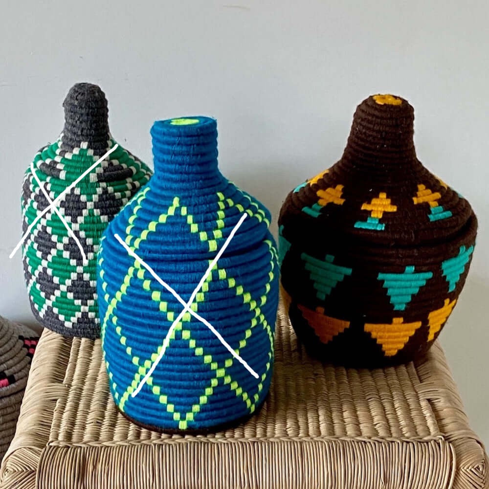 Berber basket mand berbermand Marokko colourful kleurrijk small Souk in the City