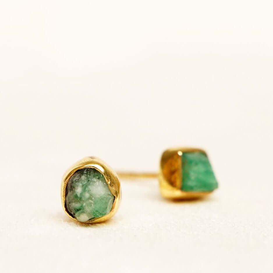 birthstone earrings May emerald green gold silver geboortestenen oorbellen verguld smaragd mei groen 