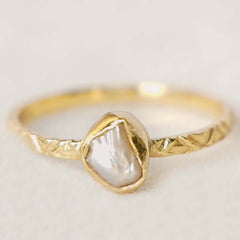 parel ring verguld geboortesteen juni handgemaakt fair muja juma goud sieraden birth stone rings pearl june