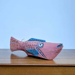 Pez Bozo Sankore Africa wooden fish Mali houten vis fairtrade kleurrijk wonen roze