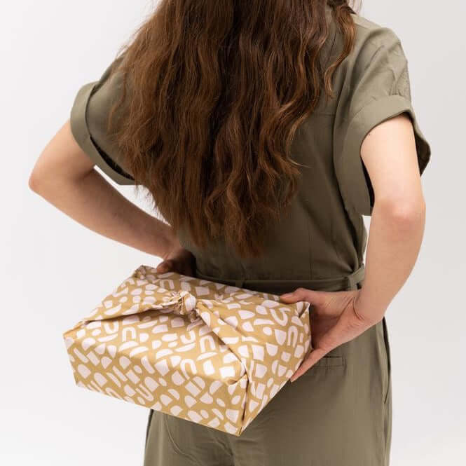 La La Fete sustainable gift wrap cotton cloth duurzaam inpakken doek katoen gerecycled kleurrijk confetti gold goud