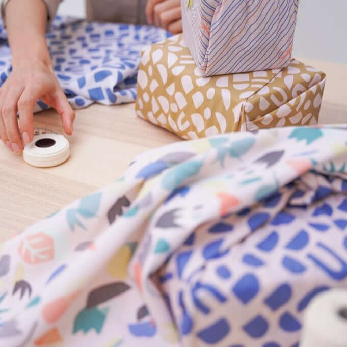 La La Fete sustainable gift wrap cotton cloth duurzaam inpakken doek katoen gerecycled kleurrijk stof geschenk
