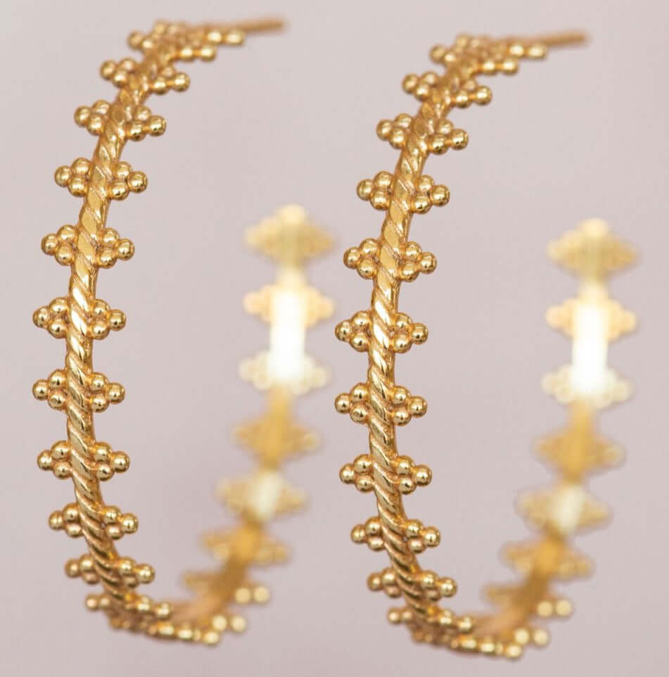Mujajuma earring aino hoop triple dots gold plated