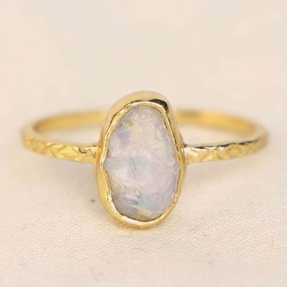 maansteen ring verguld geboortesteen juni handgemaakt fair muja juma goud sieraden birth stone rings moonstone june